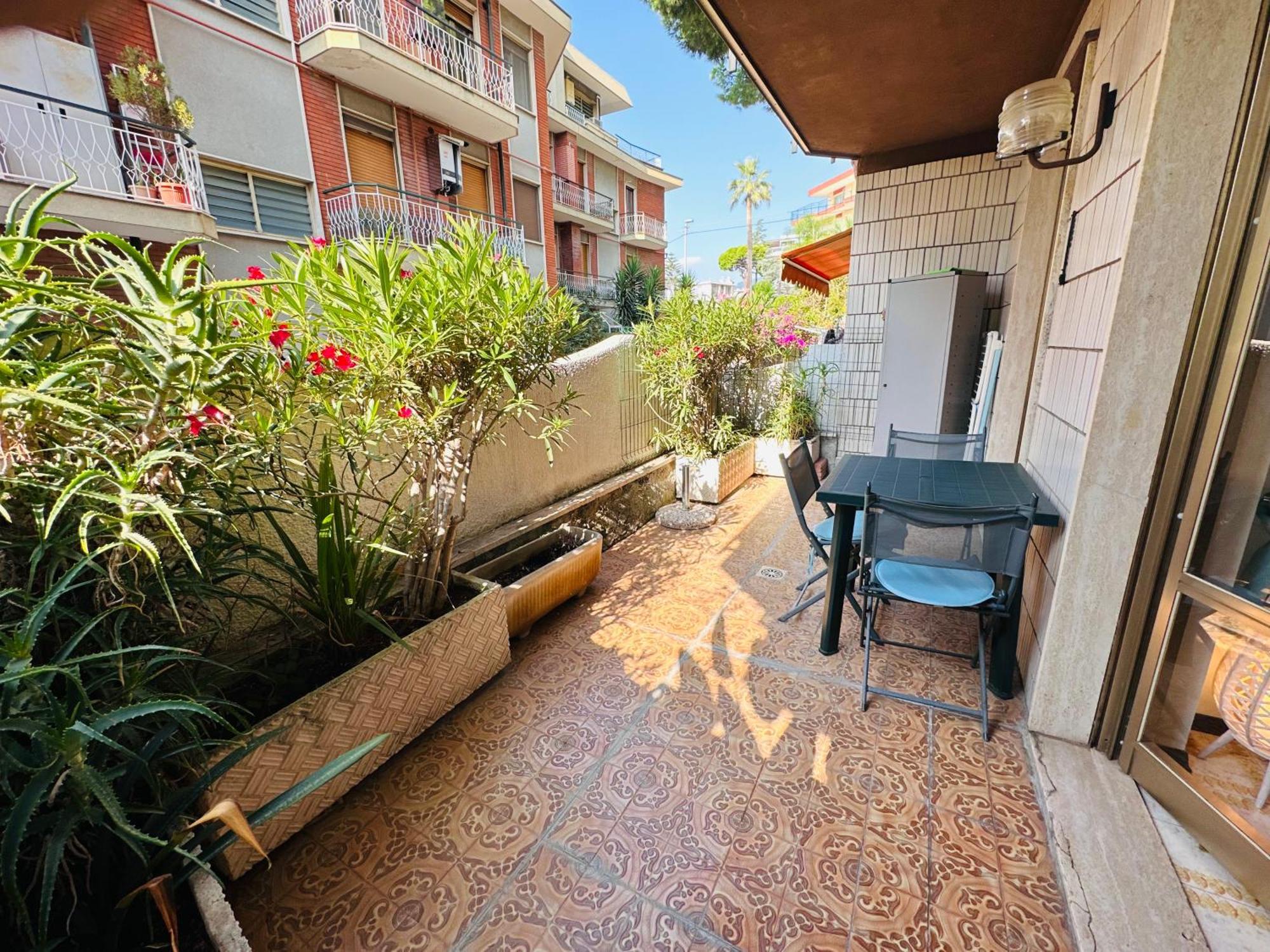SUITE DUCA a Sanremo per 4 persone Giardino Vista Mare Gorgeous 1 bed flat with garden! Esterno foto