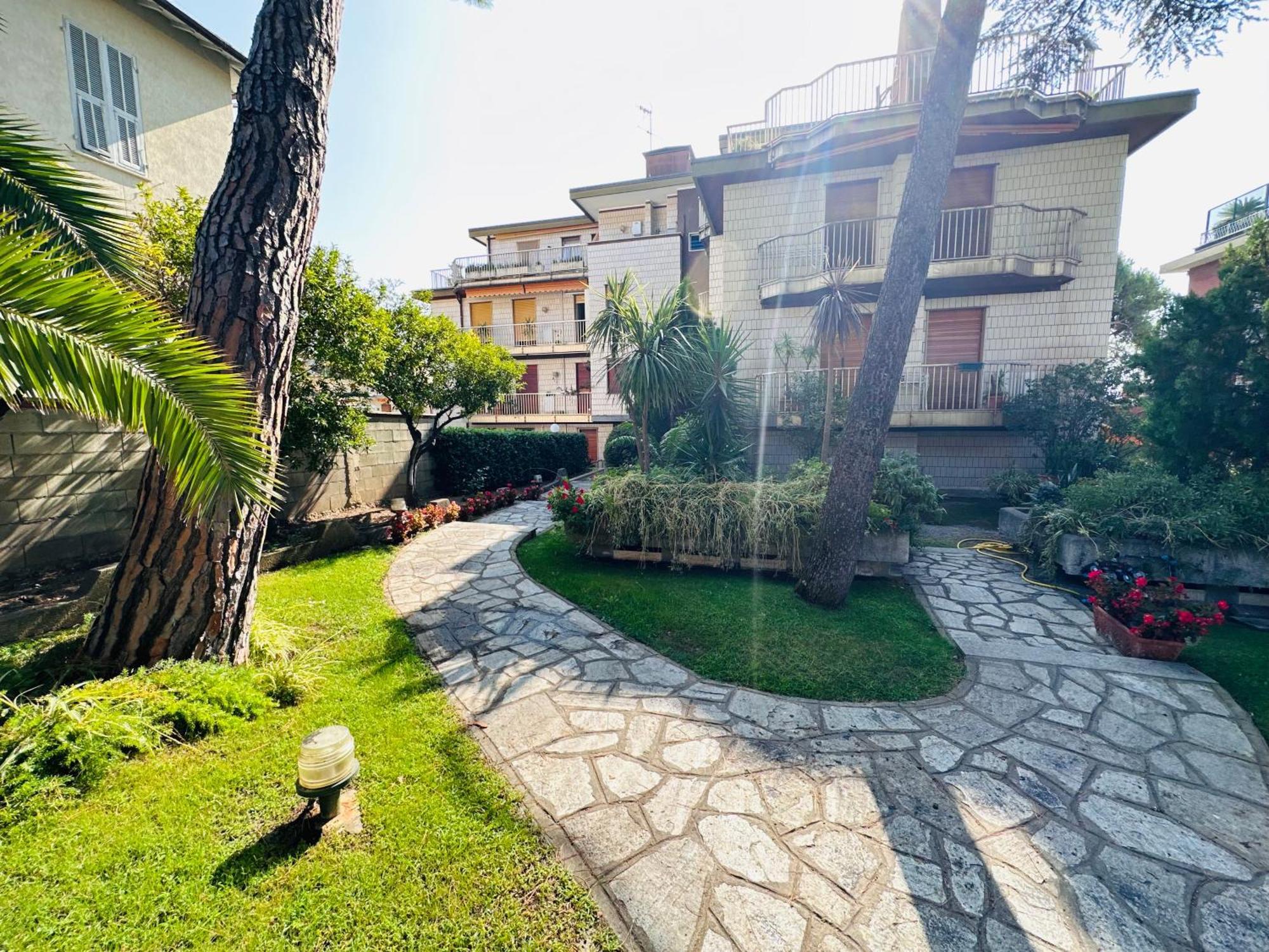 SUITE DUCA a Sanremo per 4 persone Giardino Vista Mare Gorgeous 1 bed flat with garden! Esterno foto